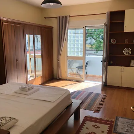 Sweet Wilson Square * Tirana